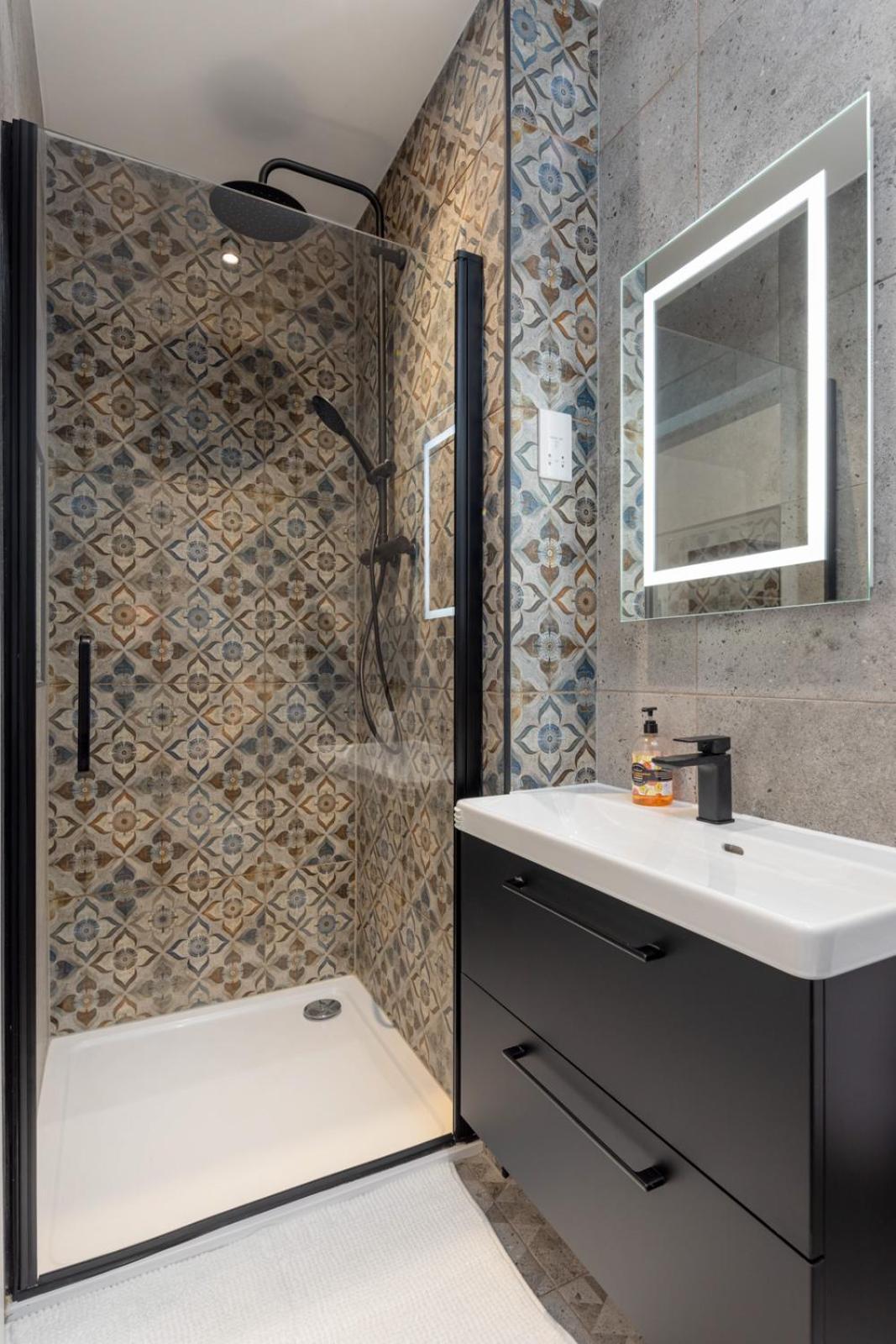 Flatzy - 16 Guests 4 En-Suite Central Apartment A 리버풀 외부 사진